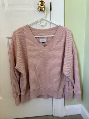 American Eagle Outfitters Waffle V-Neck Sweater in Blush